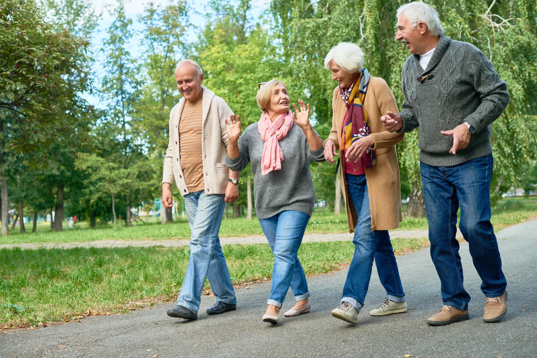 9 Health Benefits of Walking for Seniors