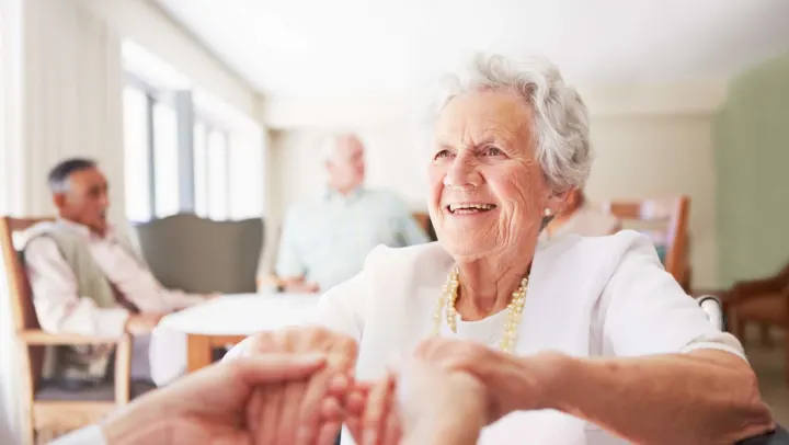 When to Move From Assisted Living to Memory Care