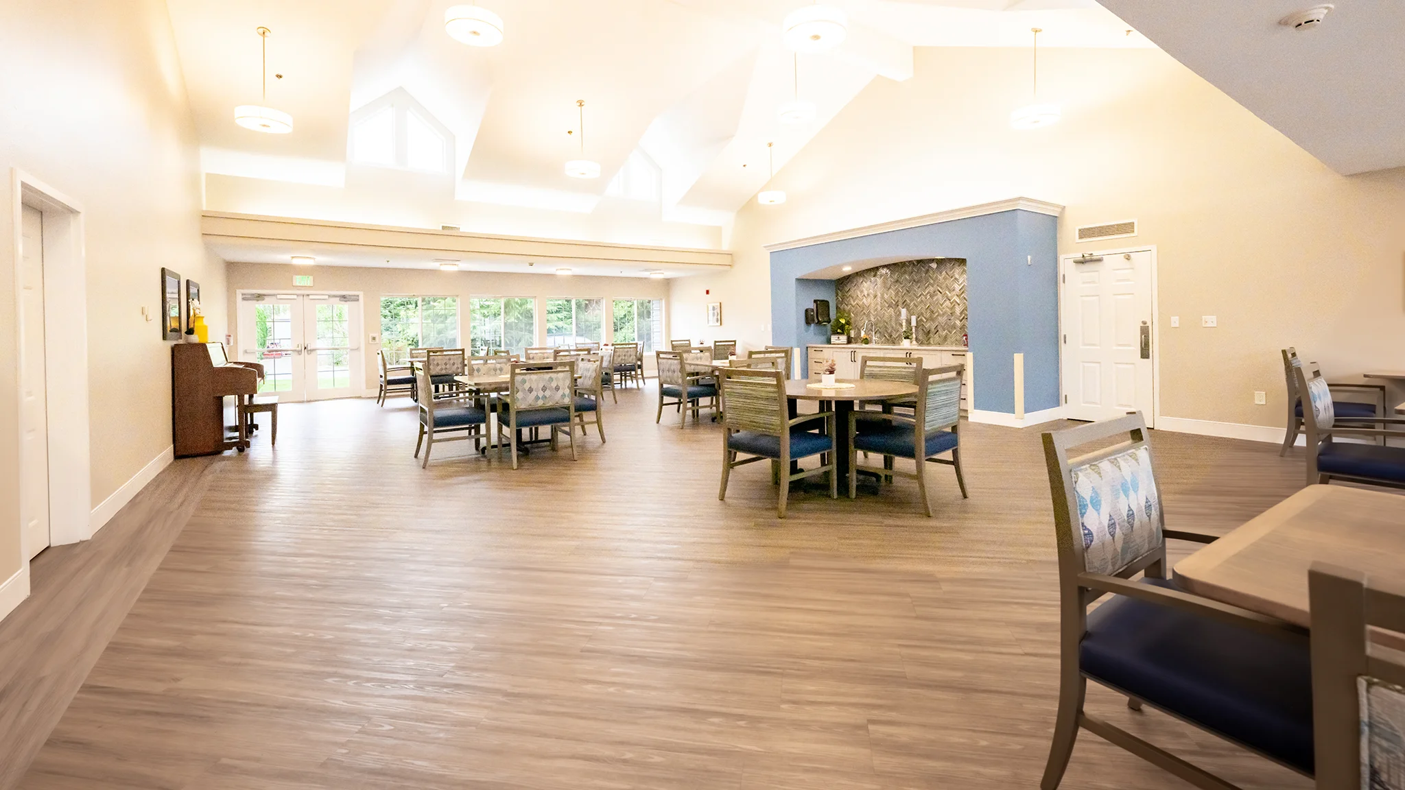 Dining room with fireplace